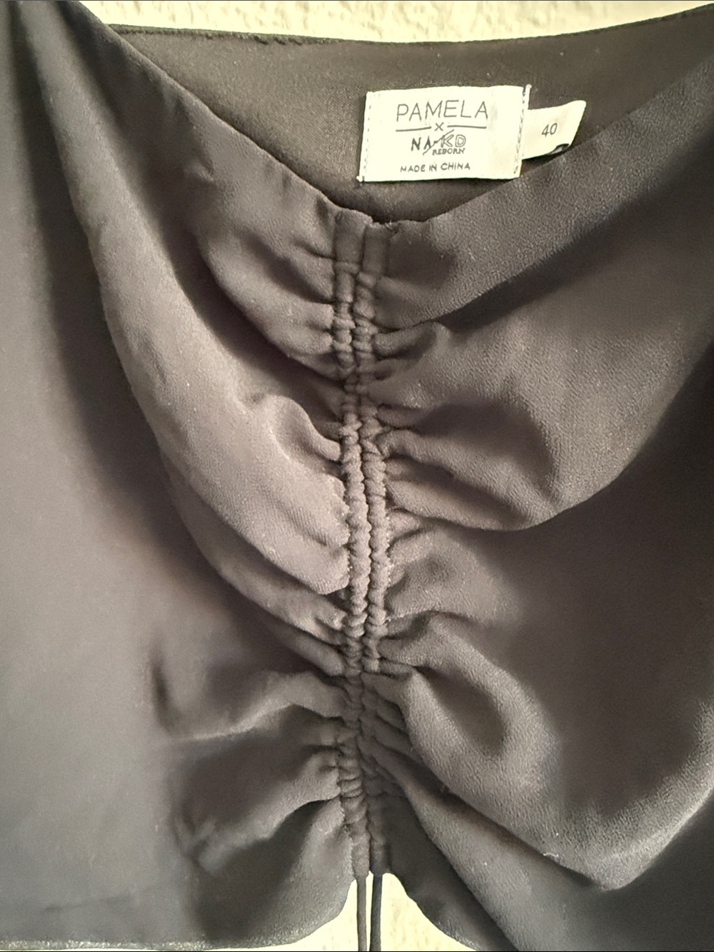NA-KD x Pamela Black Puff Sleeve Cinched Crop Top | Size M / EU 40 - Picture 3 of 6